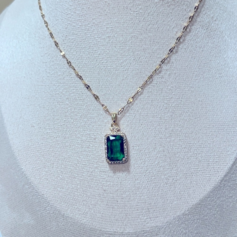 Elegant Green Zircon Crystal Pendant Necklace